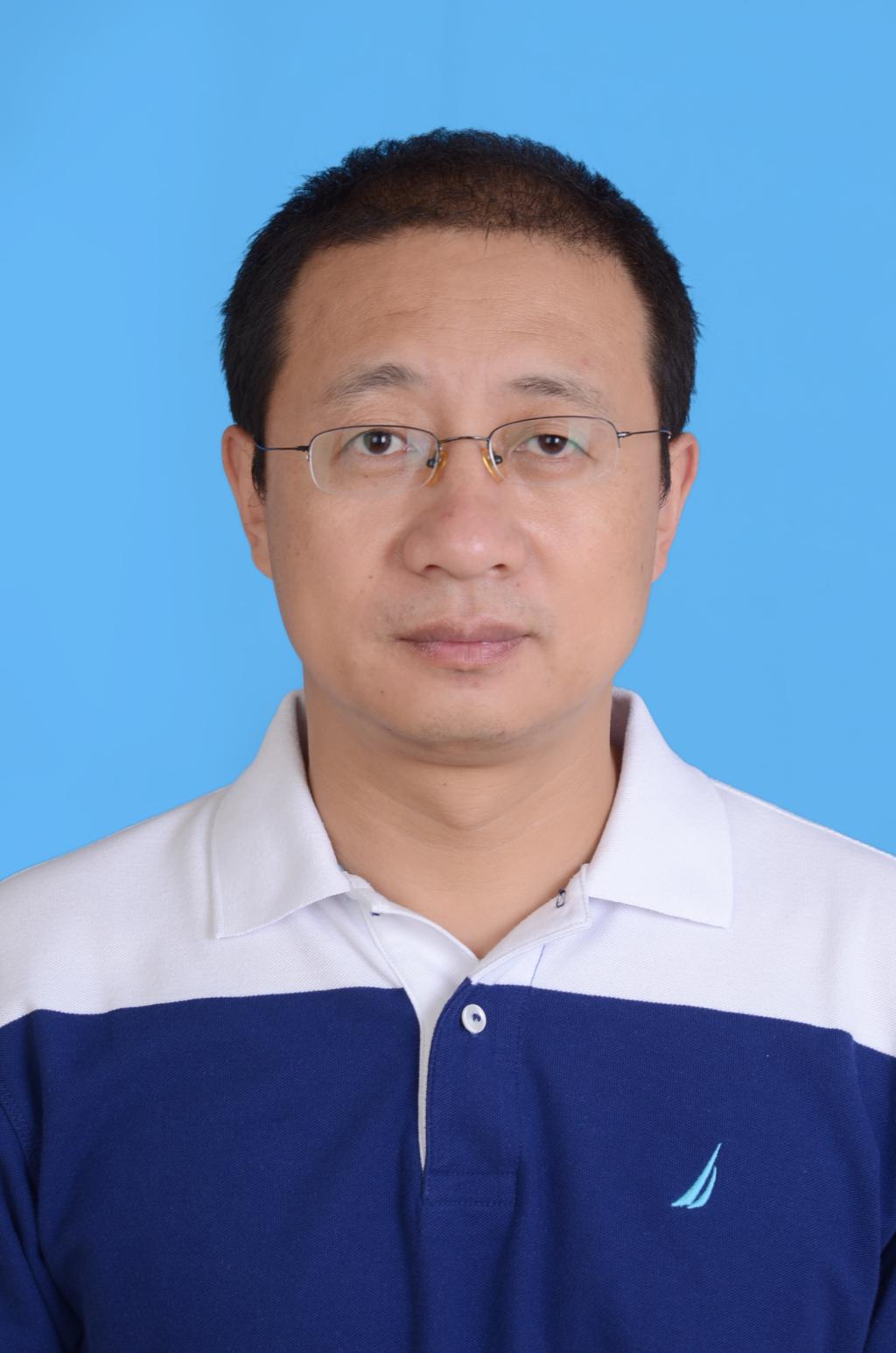  证件照（如不会插入照片请将电子照片单独发刘叶楠）